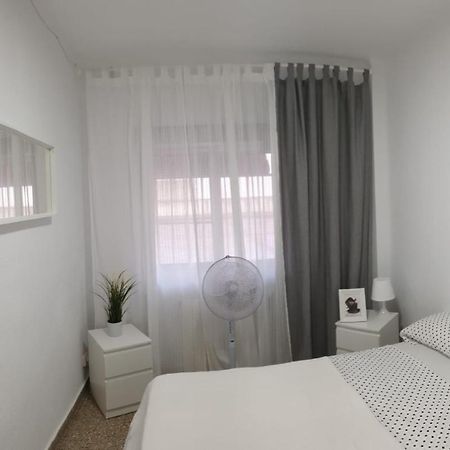Apartment For 6 People. Valencie Exteriér fotografie